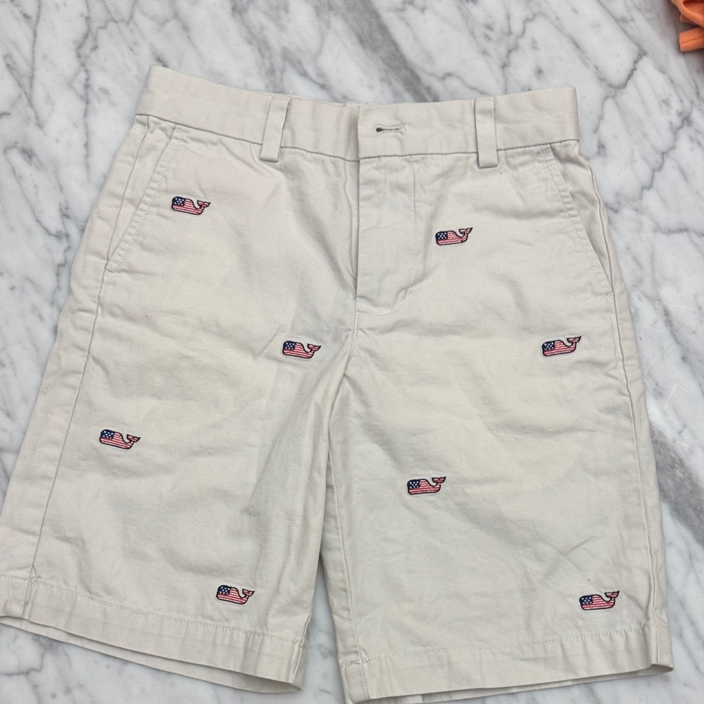 NWOT Vineyard Vines Kids Cream Shorts with Embroidered Whales